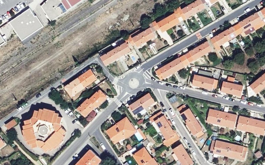 Vue aérienne du Rond-point anonyme n°22887295