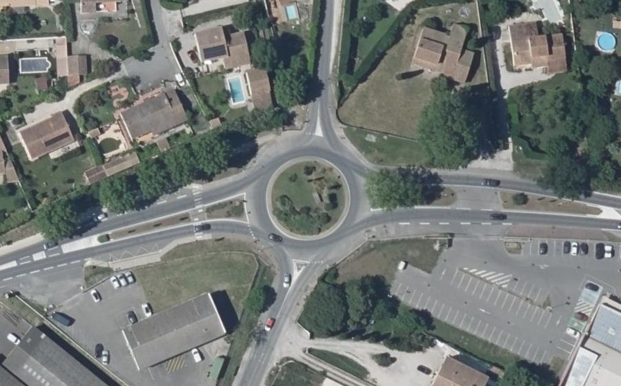 Vue aérienne du Rond-point anonyme n°22888776