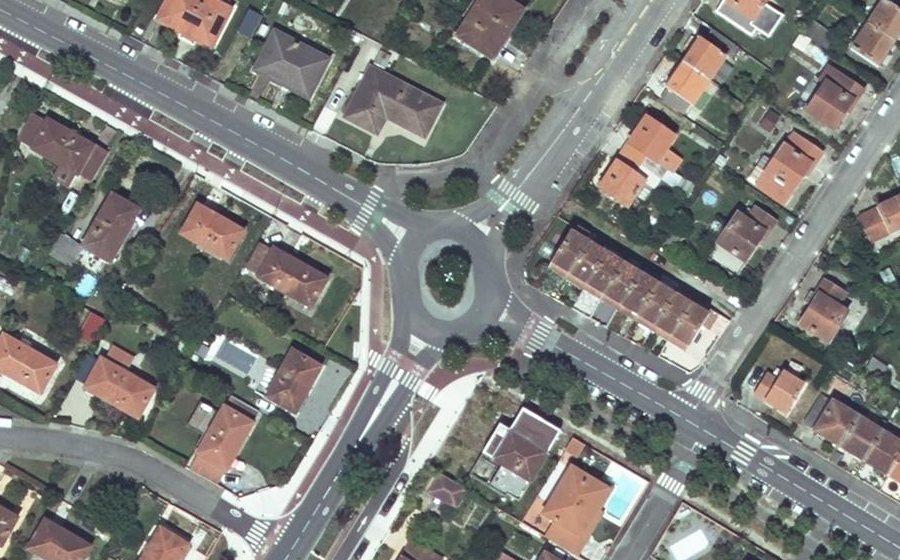 Vue aérienne du Rond-point anonyme n°22896306
