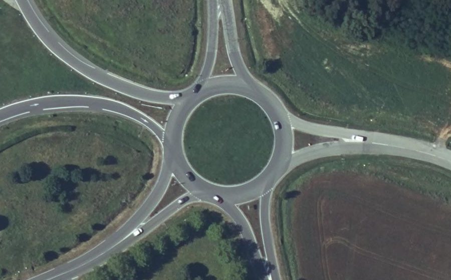 Vue aérienne du Rond-point anonyme n°22906613