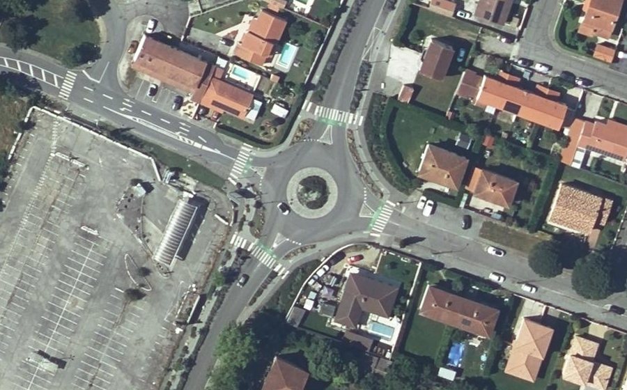 Vue aérienne du Rond-point anonyme n°22906656