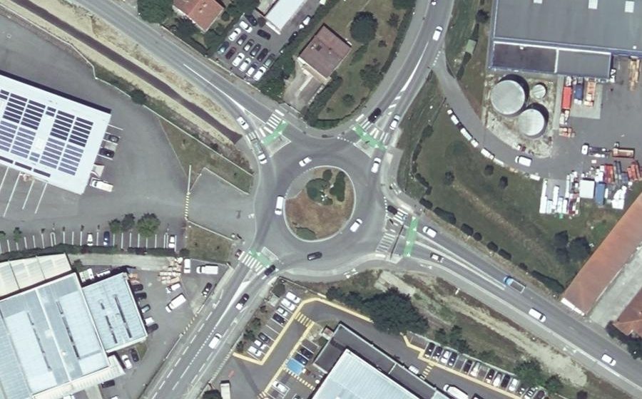 Vue aérienne du Rond-point anonyme n°22909573