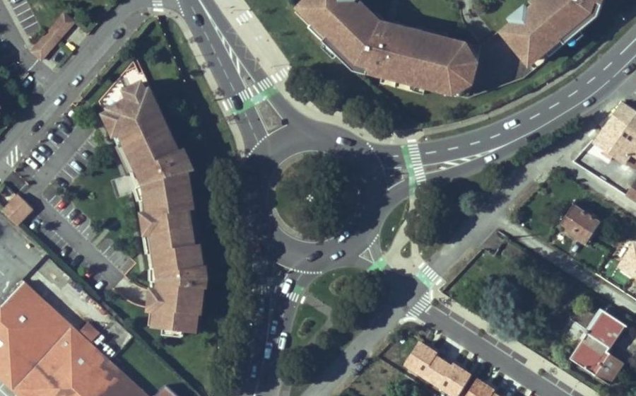 Vue aérienne du Rond-point anonyme n°22911202