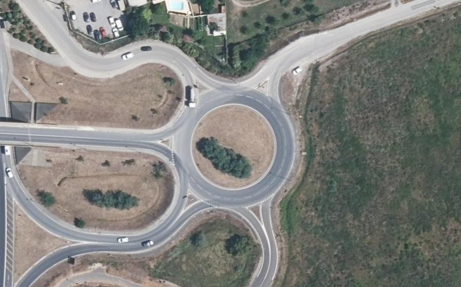Vue aérienne du Rond-point anonyme n°22912575