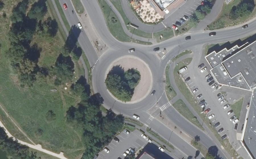 Vue aérienne du Rond-point anonyme n°22915343