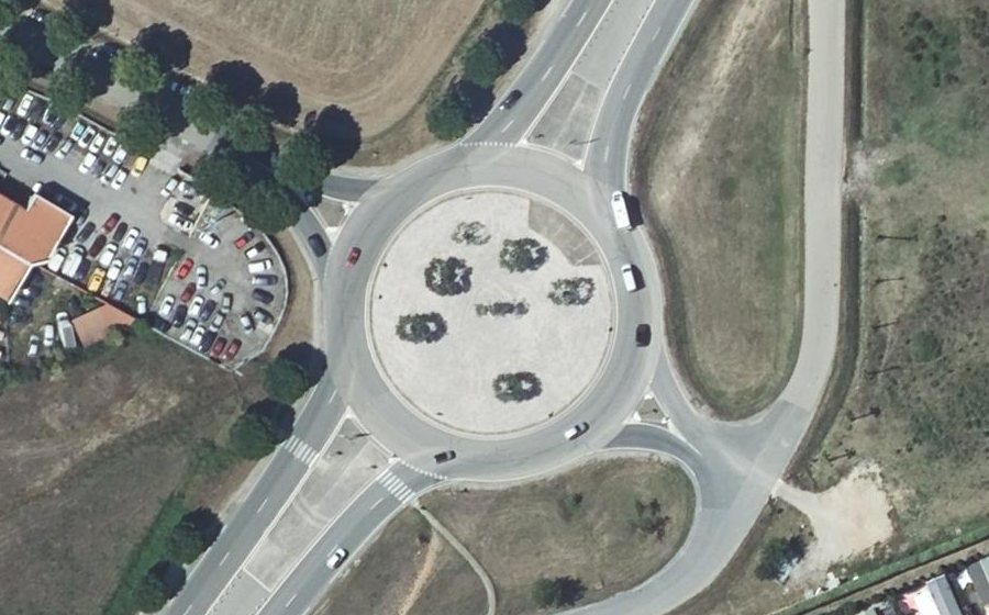 Vue aérienne du Rond-point anonyme n°22918968