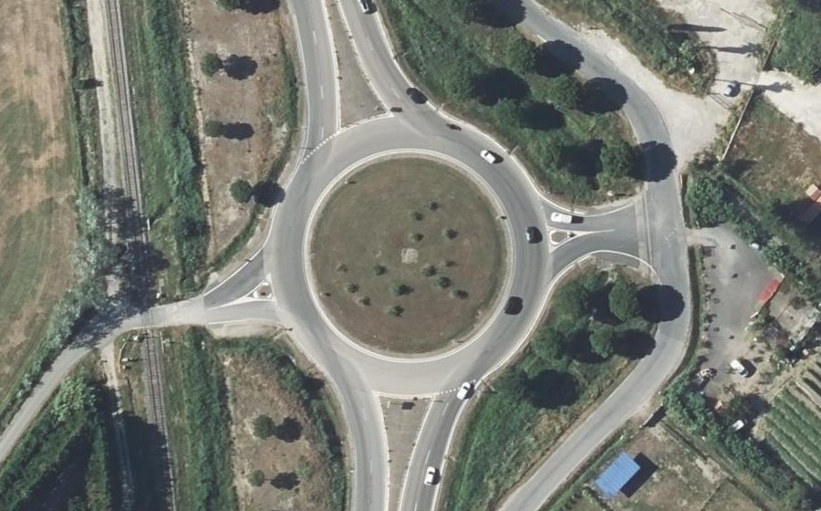 Vue aérienne du Rond-point anonyme n°22919520