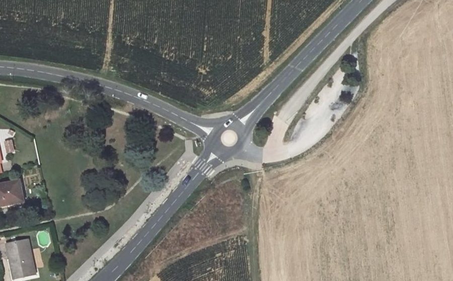 Vue aérienne du Rond-point anonyme n°22920727
