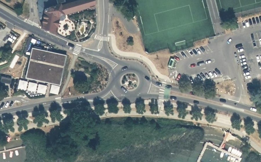 Vue aérienne du Rond-point anonyme n°22922173