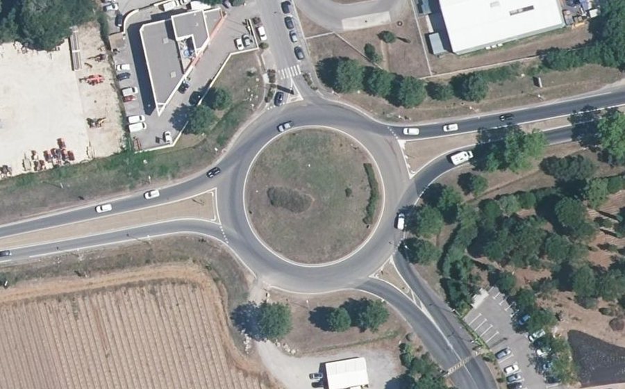 Vue aérienne du Rond-point anonyme n°22922580