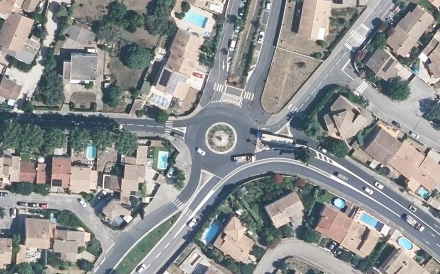 Vue aérienne du Rond-point anonyme n°22923041