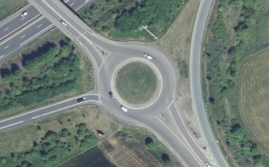 Vue aérienne du Rond-point anonyme n°229242651
