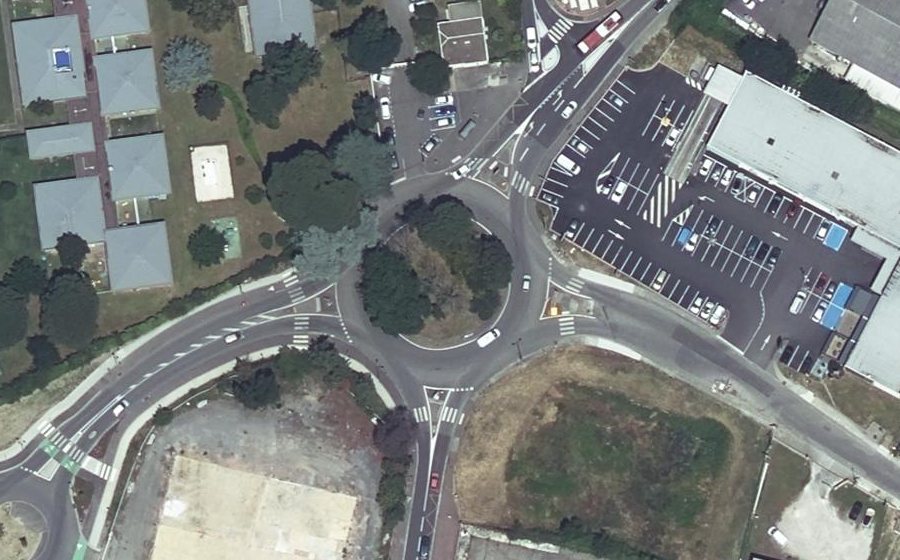 Vue aérienne du Rond-point anonyme n°22928752