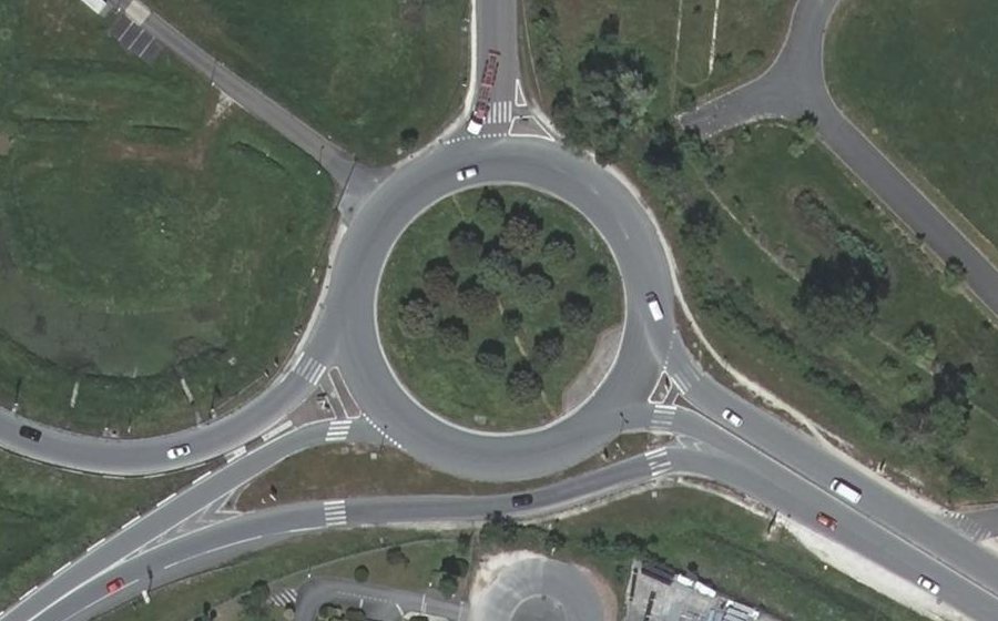Vue aérienne du Rond-point anonyme n°22929726