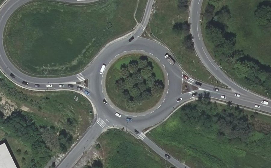 Vue aérienne du Rond-point anonyme n°22929752