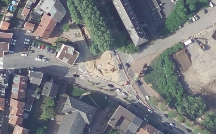 Vue aérienne du Rond-point anonyme n°22936846