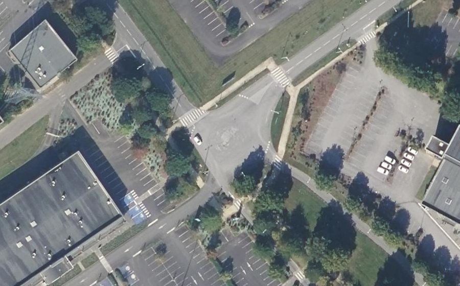 Vue aérienne du Rond-point anonyme n°22938051