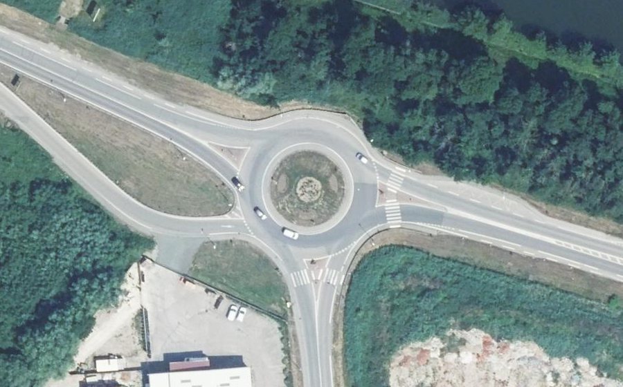 Vue aérienne du Rond-point anonyme n°22941222