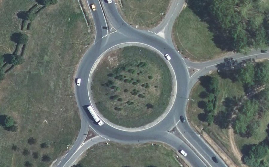 Vue aérienne du Rond-point anonyme n°22943848