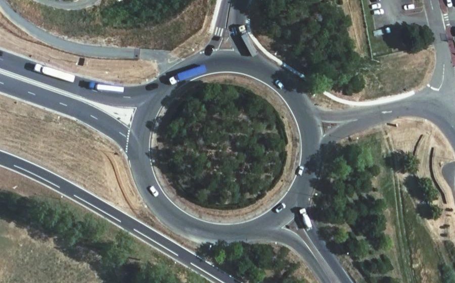 Vue aérienne du Rond-point anonyme n°22943979