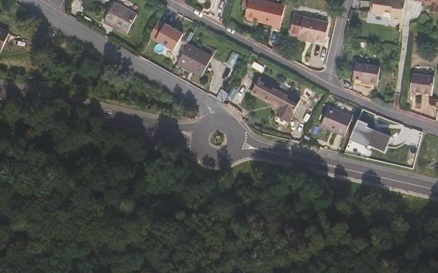 Vue aérienne du Rond-point anonyme n°22944559
