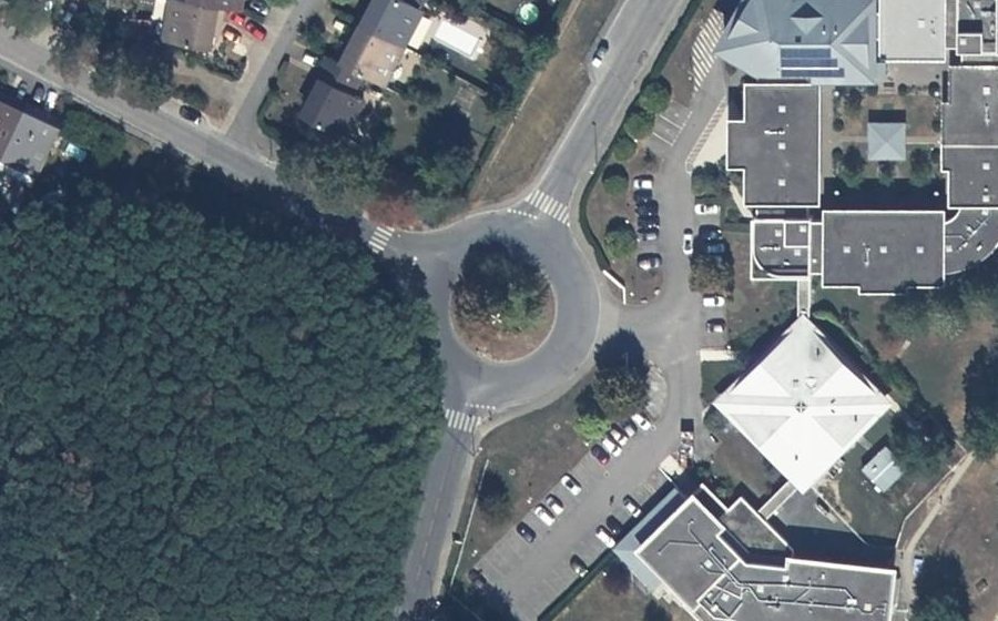 Vue aérienne du Rond-point anonyme n°22945196