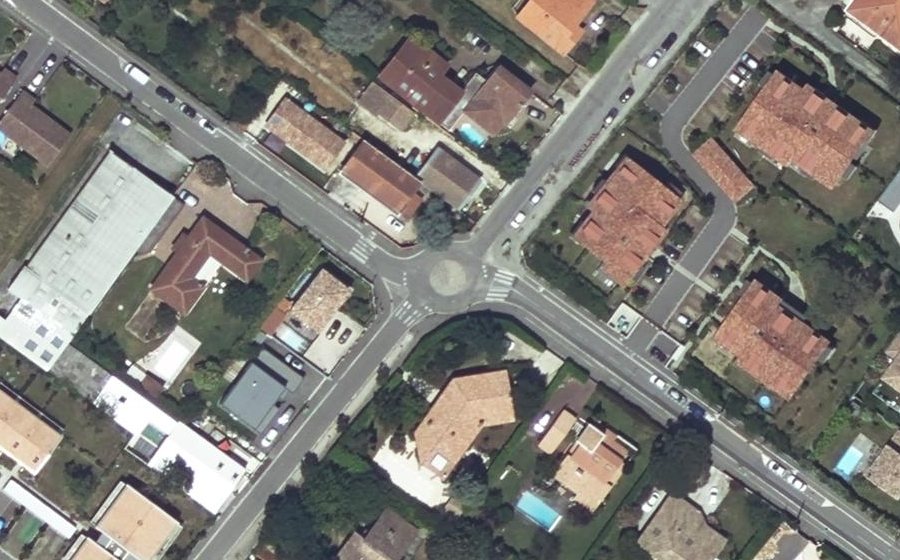 Vue aérienne du Rond-point anonyme n°22947842