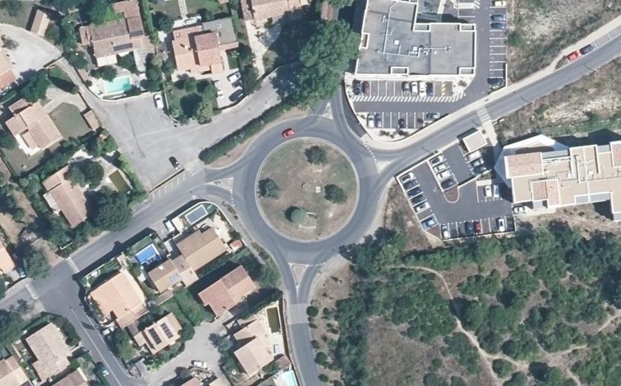 Vue aérienne du Rond-point anonyme n°22956353