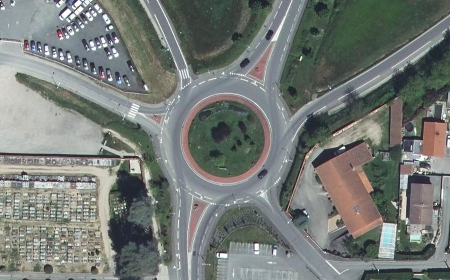 Vue aérienne du Rond-point anonyme n°22961759