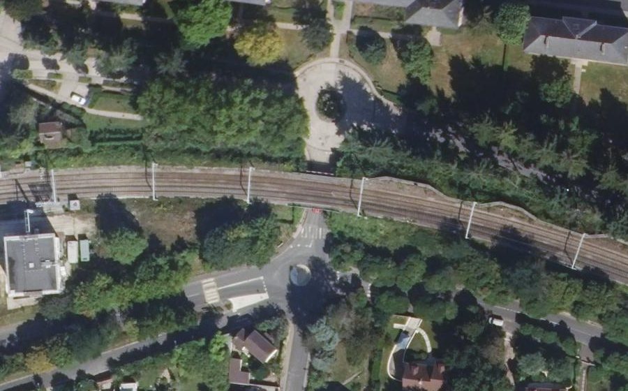 Vue aérienne du Rond-point anonyme n°22968909