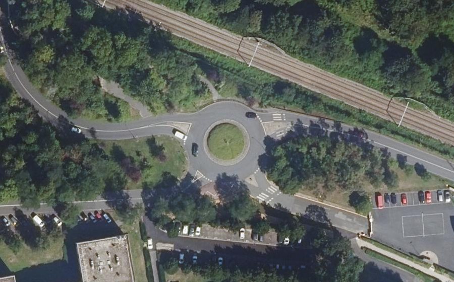 Vue aérienne du Rond-point anonyme n°22968915