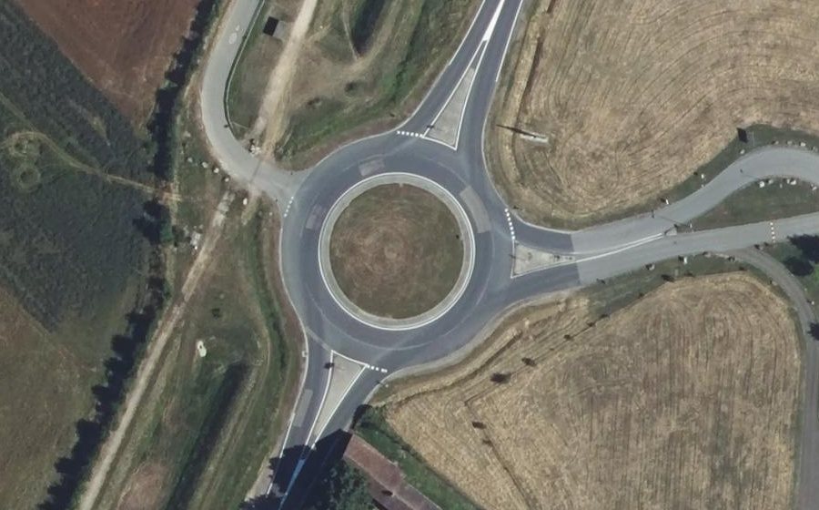 Vue aérienne du Rond-point anonyme n°22972289