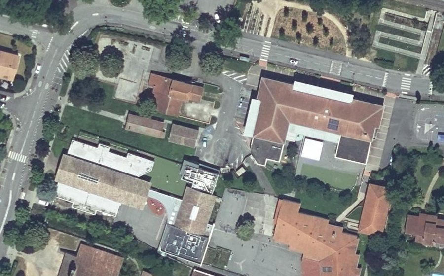 Vue aérienne du Rond-point anonyme n°22977406