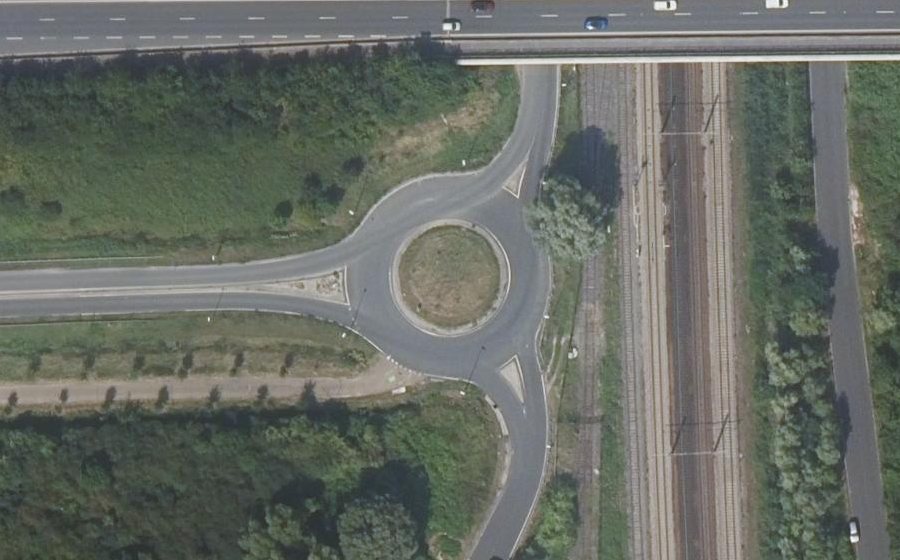 Vue aérienne du Rond-point anonyme n°22980051