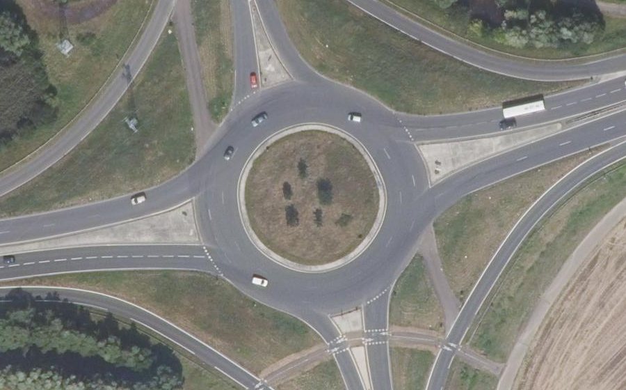 Vue aérienne du Rond-point anonyme n°22980066