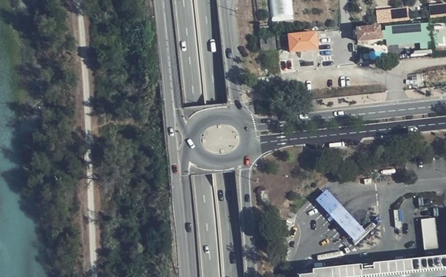 Vue aérienne du Rond-point anonyme n°22996506