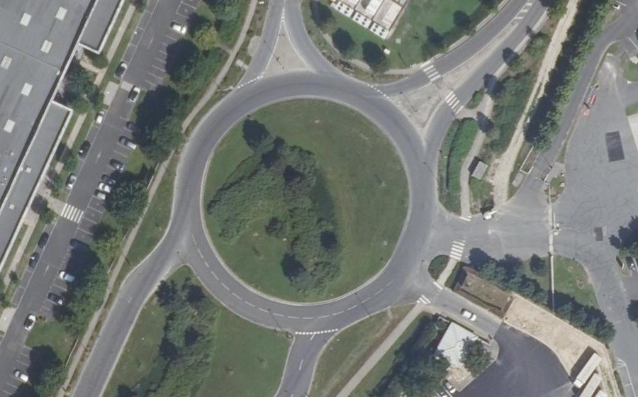 Vue aérienne du Rond-point anonyme n°230119049