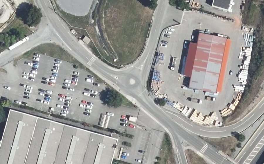 Vue aérienne du Rond-point anonyme n°230228094