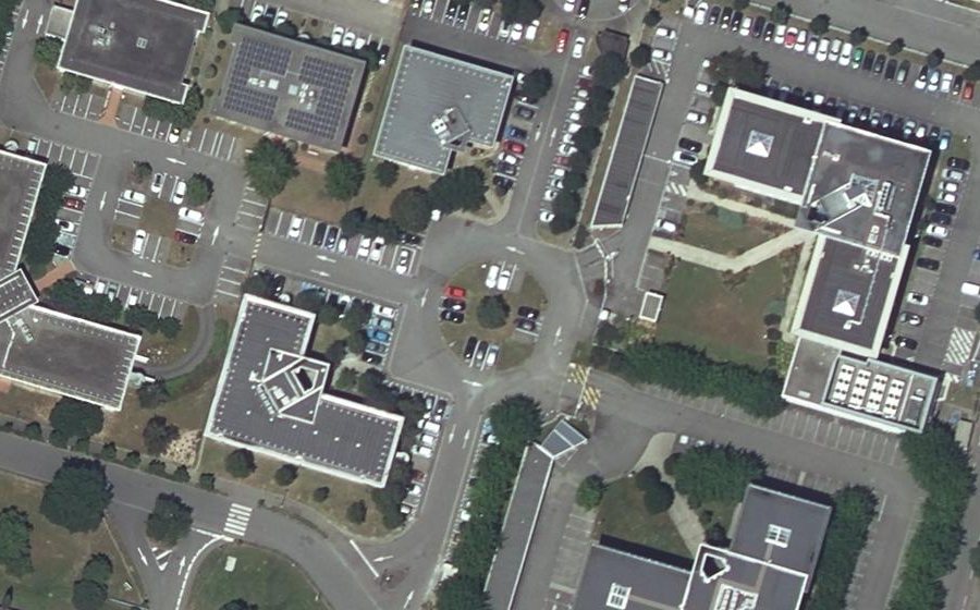 Vue aérienne du Rond-point anonyme n°23025440