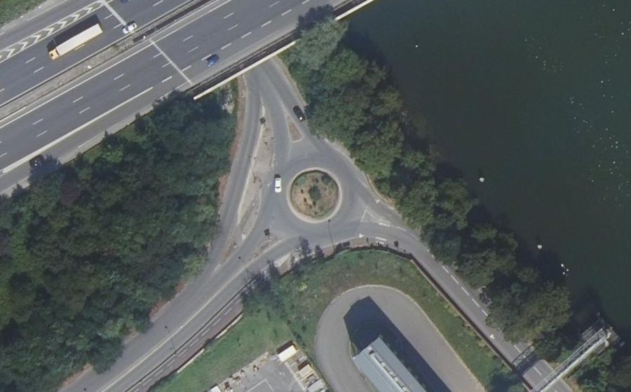 Vue aérienne du Rond-point anonyme n°23027090