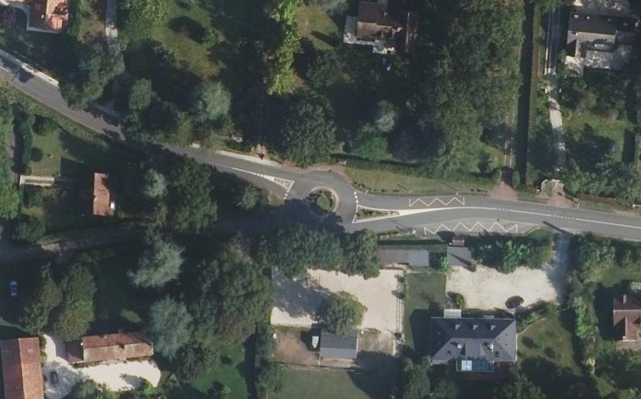 Vue aérienne du Rond-point anonyme n°23027919