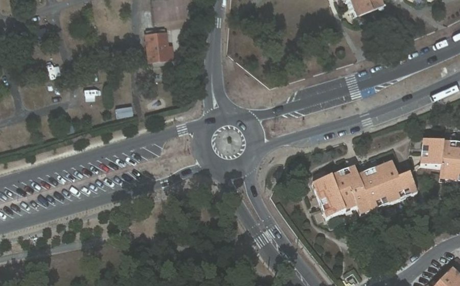 Vue aérienne du Rond-point anonyme n°23032758