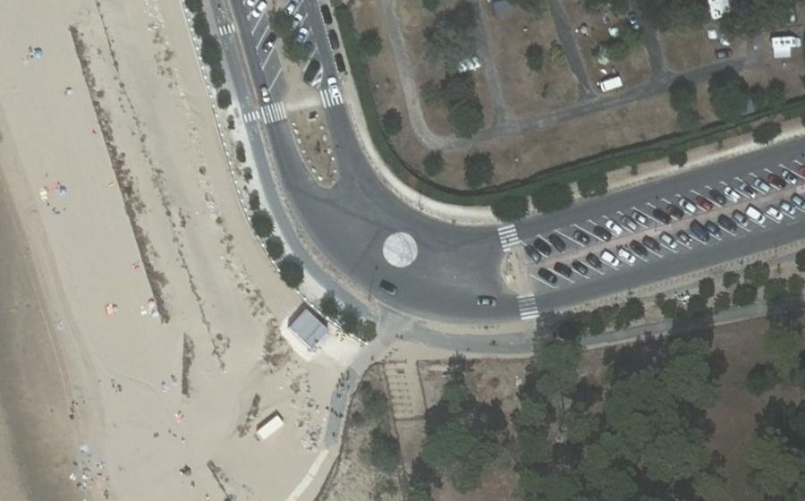 Vue aérienne du Rond-point anonyme n°23032768
