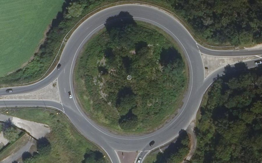 Vue aérienne du Rond-point anonyme n°23038100