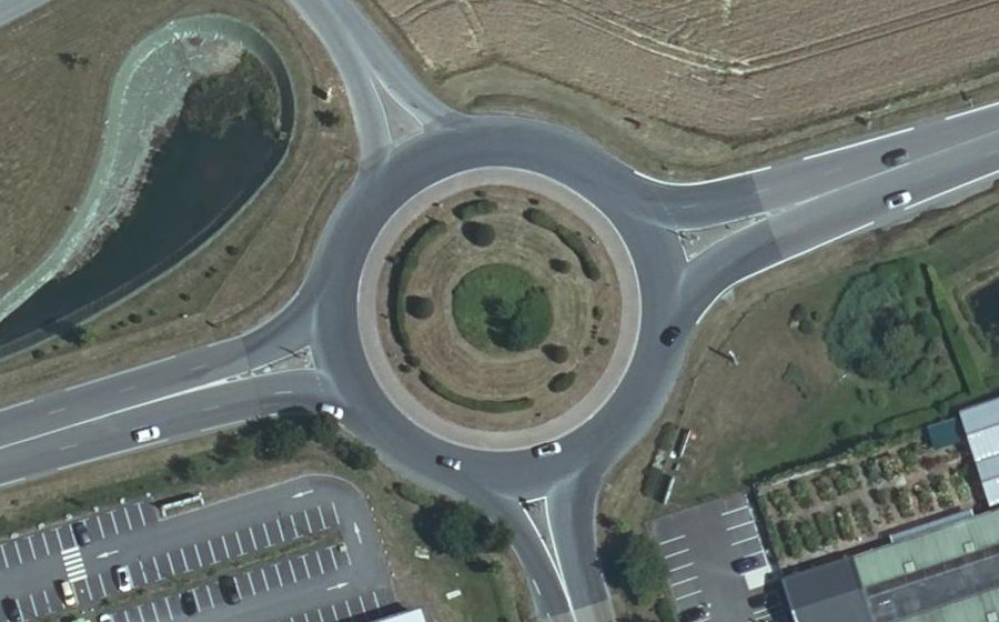 Vue aérienne du Rond-point anonyme n°23048341