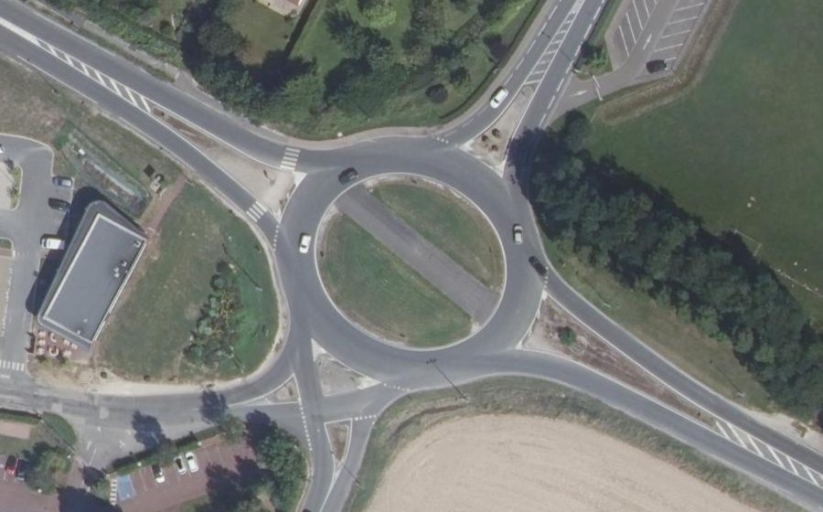 Vue aérienne du Rond-point anonyme n°23050703