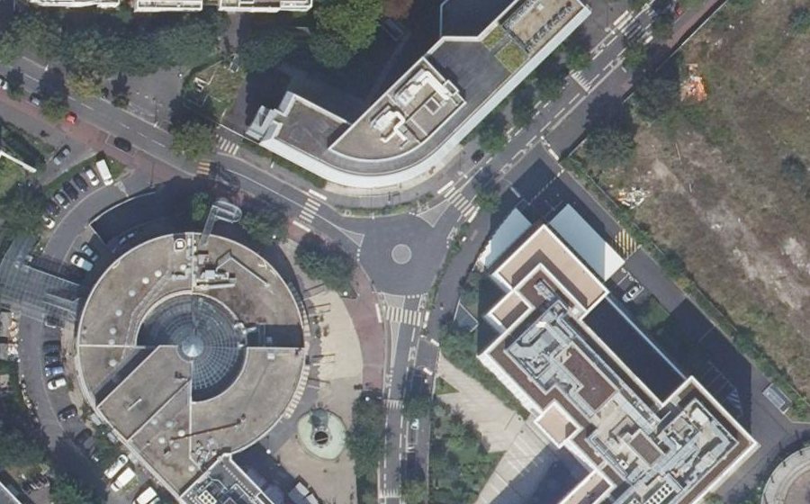 Vue aérienne du Rond-point anonyme n°23057162