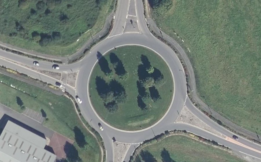 Vue aérienne du Rond-point anonyme n°23057843