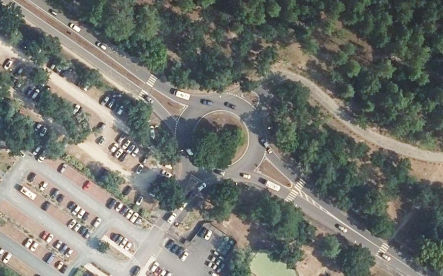 Vue aérienne du Rond-point anonyme n°23058197