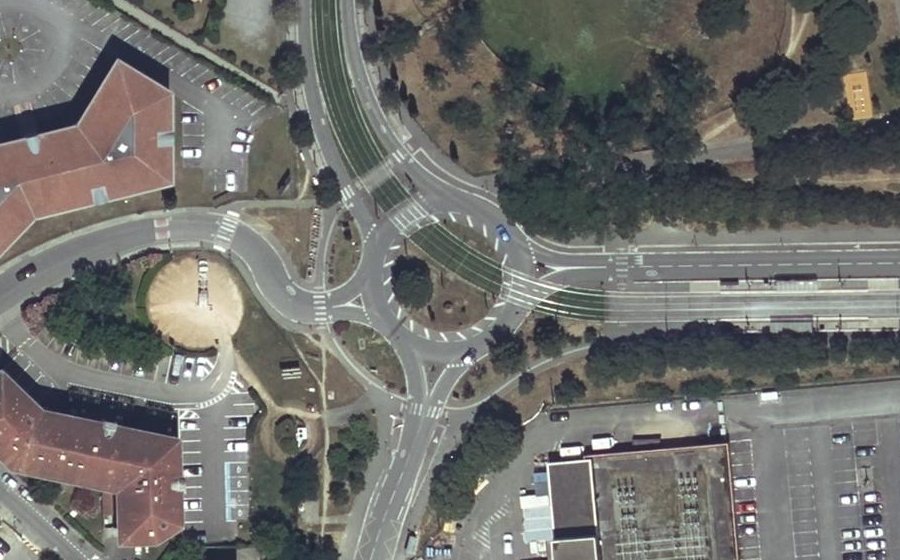 Vue aérienne du Rond-point anonyme n°23062825